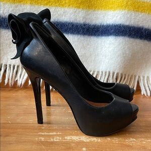 Schutz peep toe bow heels platform